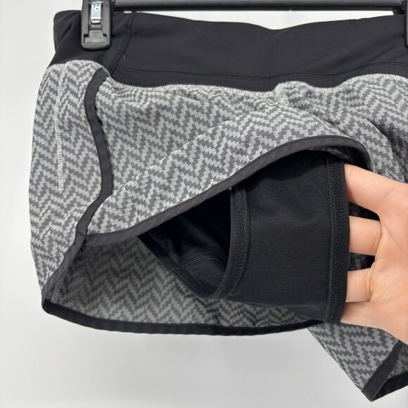 Lululemon Run Times Shorts Herringbone Womens Size 6 Black Gray 4” Inseam - Picture 4 of 9
